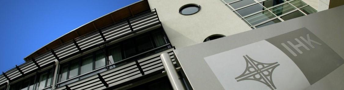 Symbolbild: Stellenanzeige der Kammer IHK Ostthüringen zu Gera, Referent Regionalentwicklung | Verkehr (m/w/d)